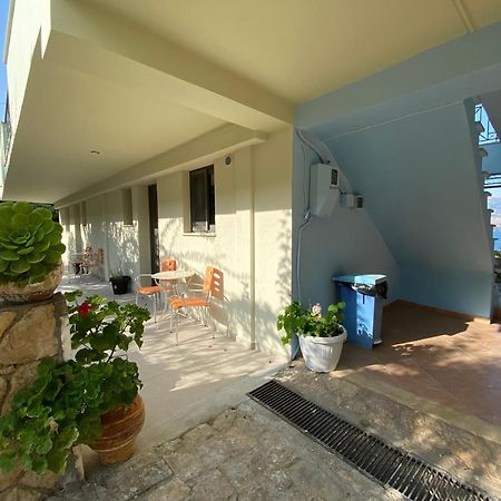 Mirovigli Family Rooms Lepedha ภายนอก รูปภาพ